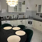 Apartment Lacron *